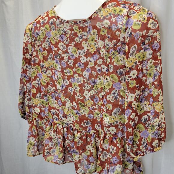Soprano Floral Sheer Top with 3/4 Sleeves and Peplum, S - Picture 2 of 10